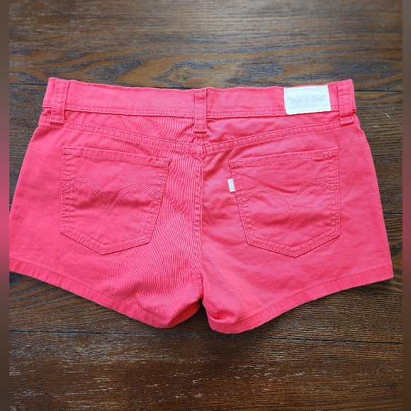 Levis Denim Shorts in Pink Ladies W28 - Picture 6 of 10